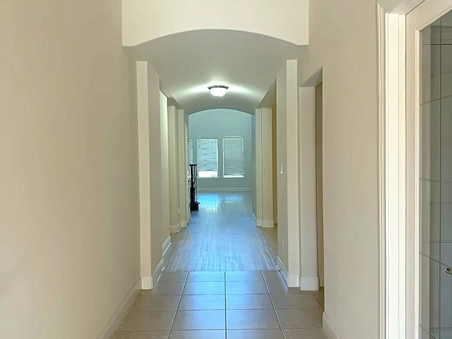 5 bed, 3.5 bath, 3651 sqft, $3,049 — Photo 2
