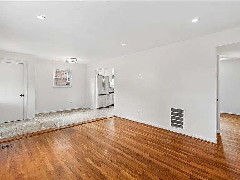 727 Grandin Ave — Photo 3