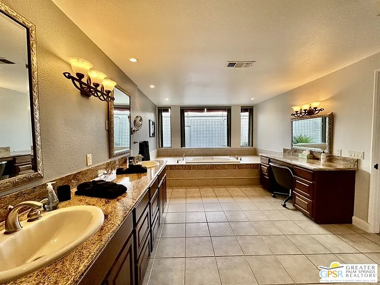 515 Desert Lakes Dr — Photo 21