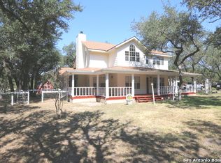 403 Sunshine Mdw, Floresville, TX 78114