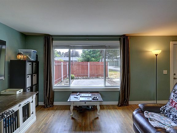 4th image of 7606 12th Way NE