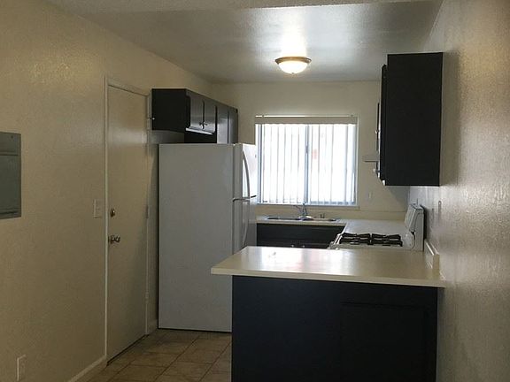 2nd image of 612 S Lincoln St APT F