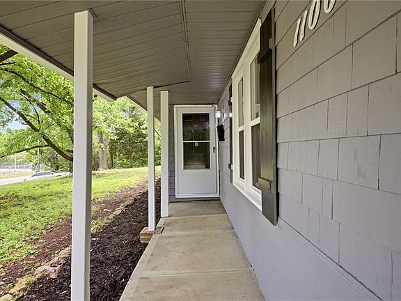 4th image of 11008 Grandview Rd