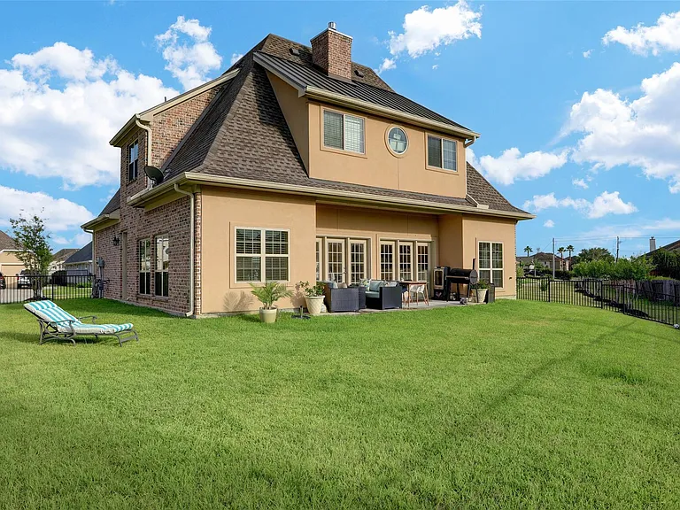 327 Twin Timbers Ln — Photo 32