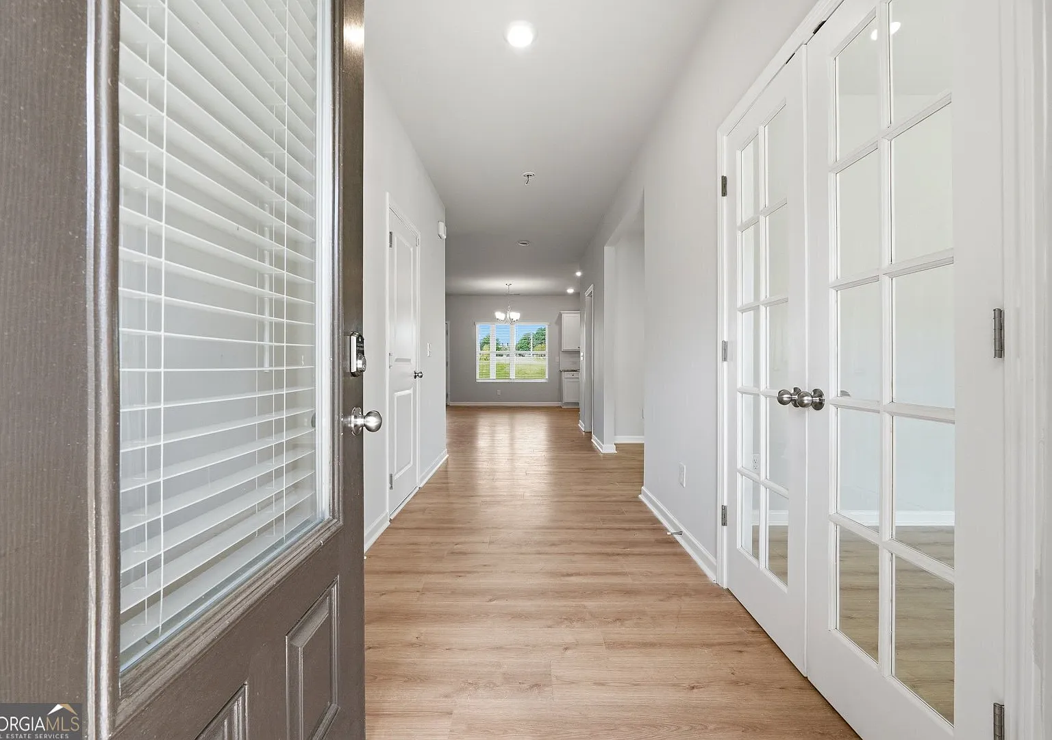 4 bed, 2.5 bath, 2714 sqft, $2,995 — Photo 2