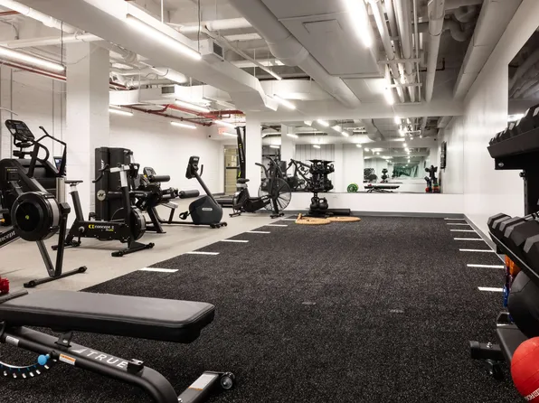 85 East End Avenue image 22 of 28