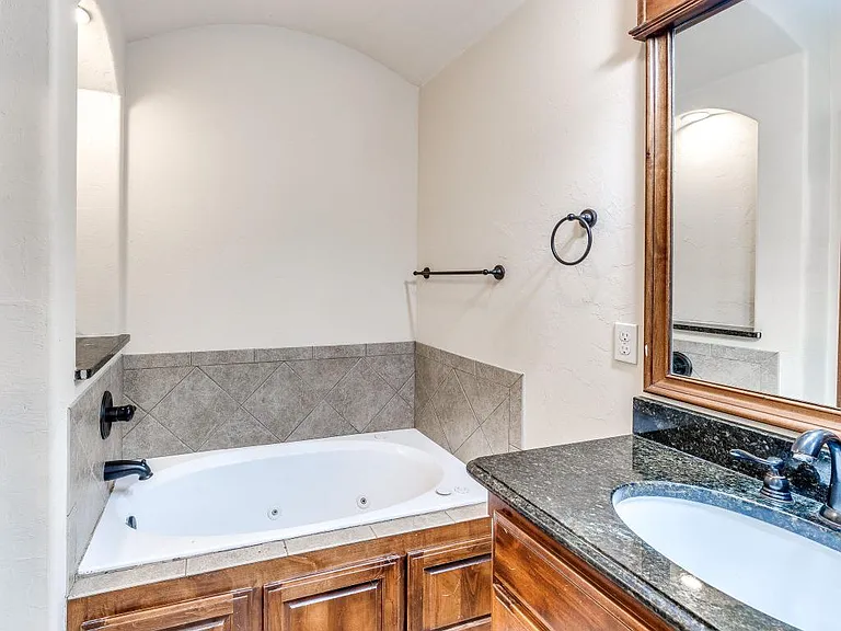 2121 Mill Creek Way — Photo 25