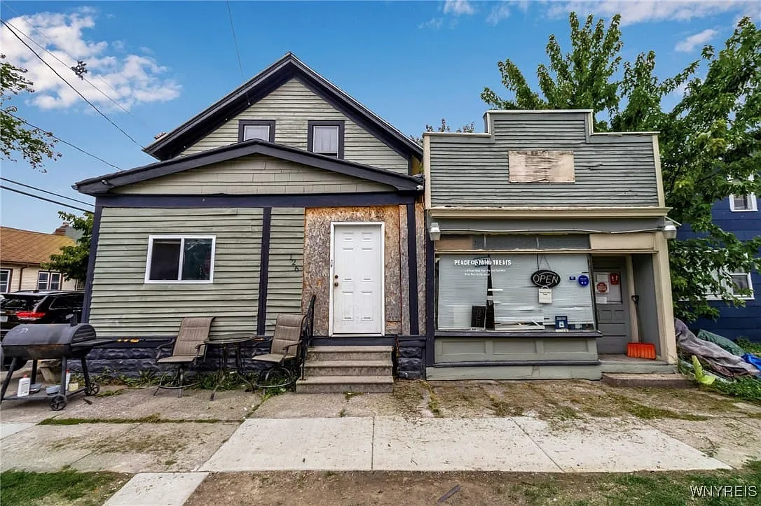 126 Austin St photo 1