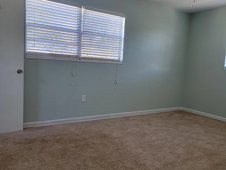 4514 S Gaines Rd — Photo 44