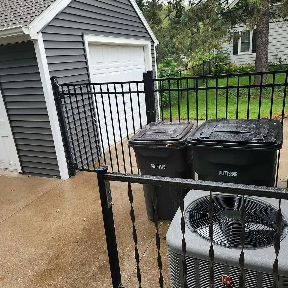 2 bed, 720 sqft, $1,800 — Photo 2