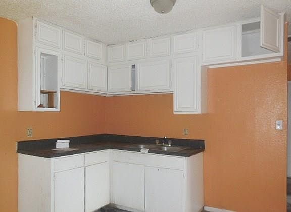 3rd image of 3913 Chickasaw Ave