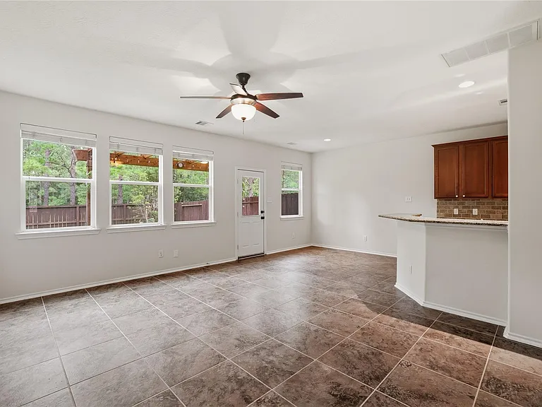 323 Bloomhill Pl — Photo 5