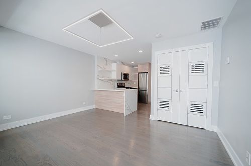 1st image of 4423 N Ashland Ave #203