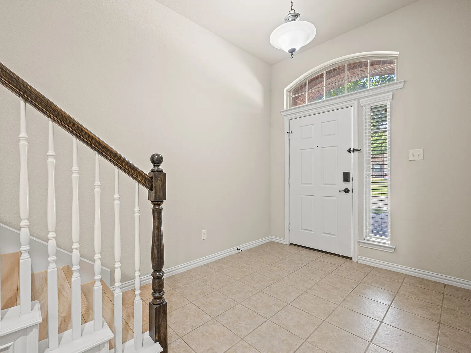 3 bed, 2065 sqft, $2,675 — Photo 4