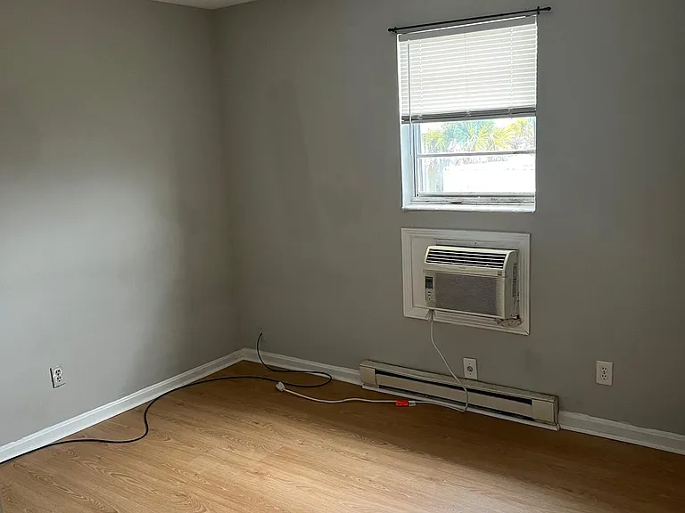 5052 Delta St #11 — Photo 7
