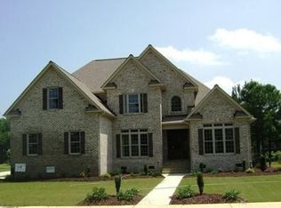 409 Golf View Dr, Greenville, NC 27834