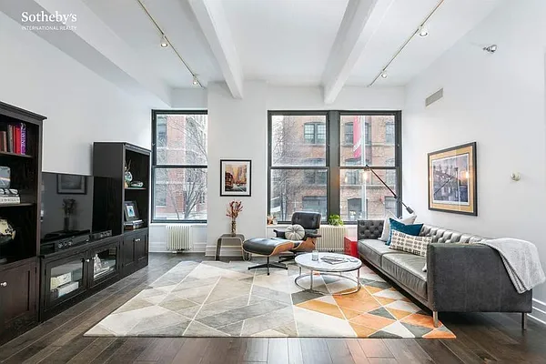 Sold by Sotheby's International Realty | media 1