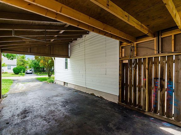 4th image of 1089 E Dunedin Rd