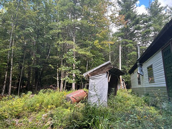 4th image of 401 Posson Hill Rd