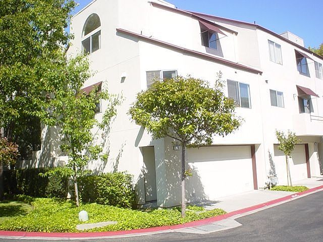 115 East Court Lane