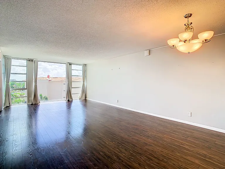 7400 Sun Island Dr #503 — Photo 18