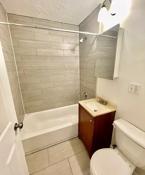 224 Hanover St #22 — Photo 4
