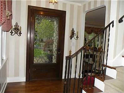 2nd image of 2422 Kensington Dr