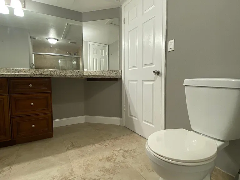 2820 N Oakland Forest Dr #307-1 — Photo 24