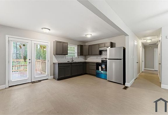 4th image of 4435 Creek Valley Ct SW