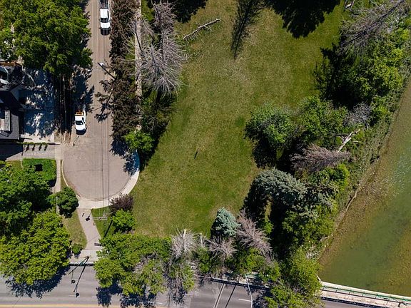 2nd image of 415 40th Ave SW