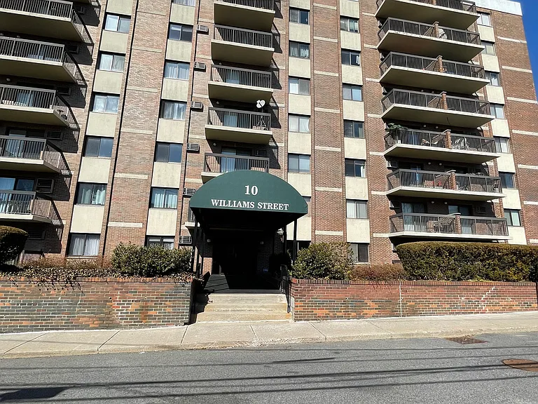 10 Williams St #75 — Photo 2