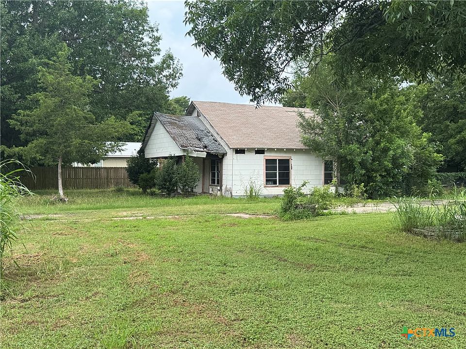 1st image of 206 E Farish Ave