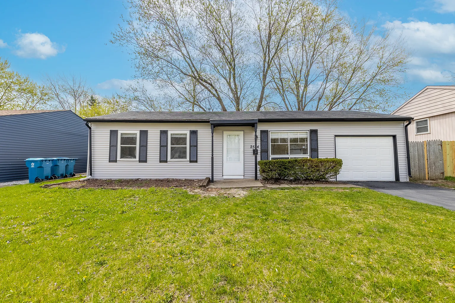 2514 Apache Ave photo 1