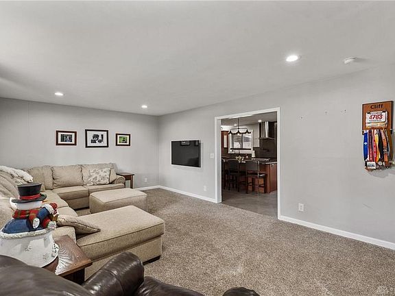 3rd image of 2340 Banyon Dr