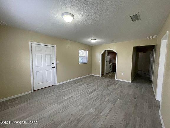 4th image of 708 S Wilson Ave #A