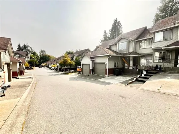 13900 Hyland Rd #208, Surrey, BC V3W 1K4