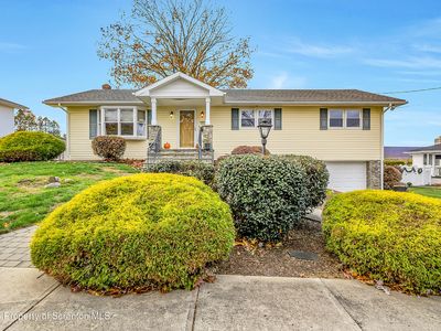 902 Johns Dr, Moosic, PA, 18507