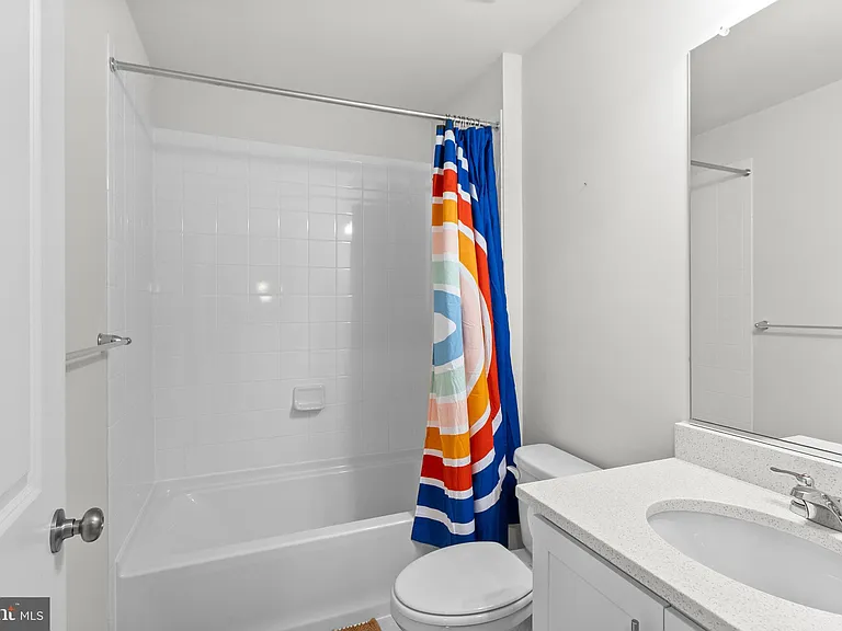 9715 Summerton Dr — Photo 32