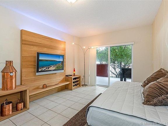 4th image of 3410 Coral Way APT 201