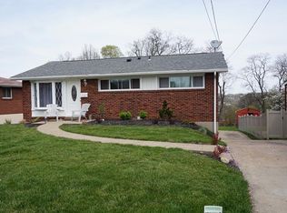44 Woodridge Dr, Carnegie, PA 15106