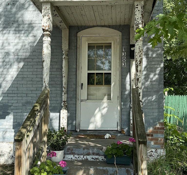 2nd image of 1303 4th STREET S S