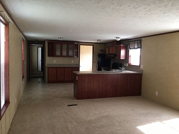 3rd image of 13 Jenny Ln