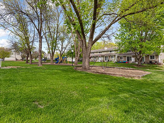 3rd image of 3320 River Bluff Dr #83