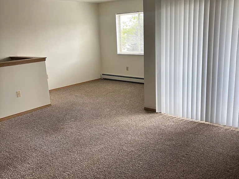 225 Tamarack Dr — Photo 6