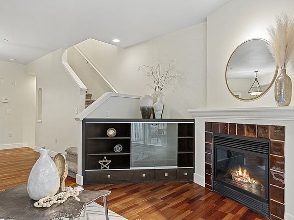 3rd image of 18223 NE 95th Way Unit 103