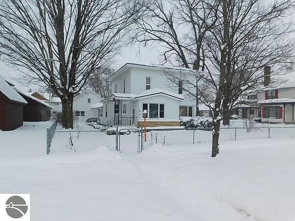 2nd image of 214 S Cherry St