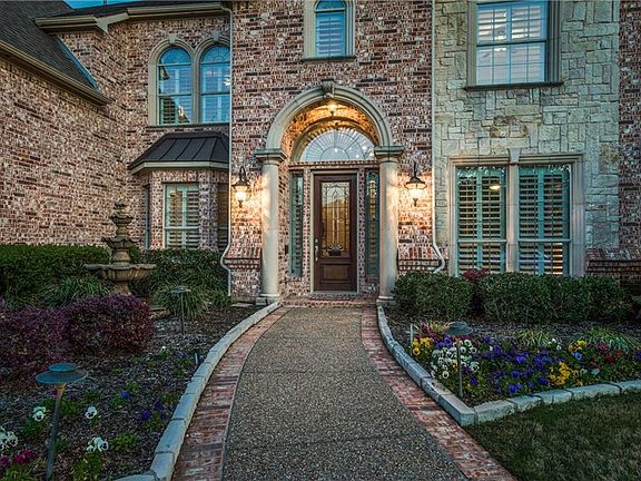 3rd image of 2300 Mockingbird Ln