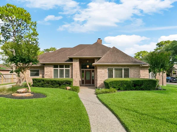 15935 Parkchester Dr, Houston, TX 77062
