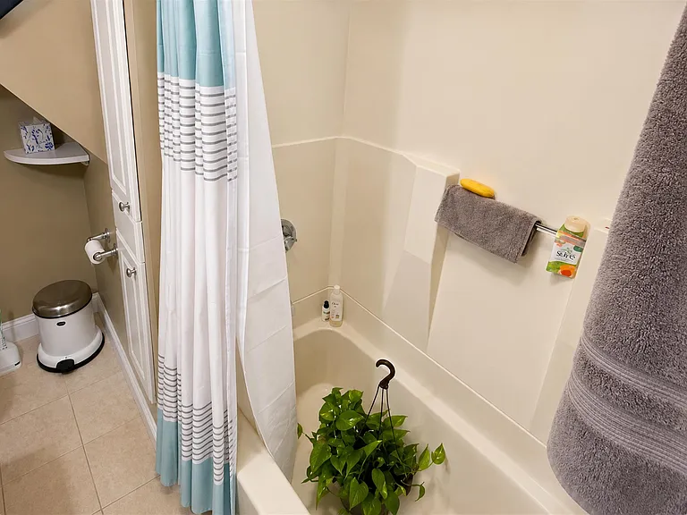 82 Thurston St #4 — Photo 8