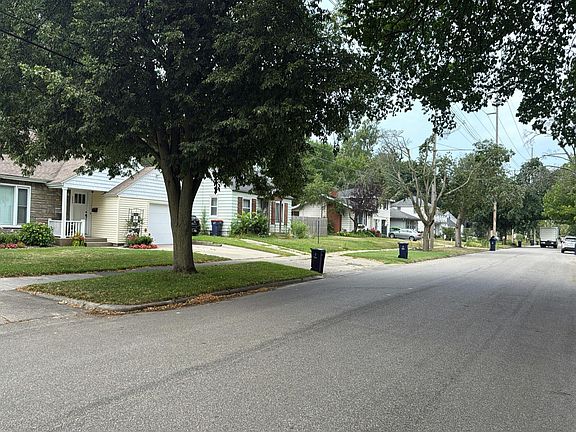 4th image of 234 W 22nd St